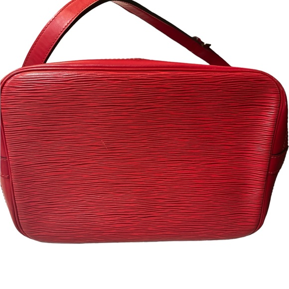 Pre-owned Louis Vuitton NOE EPI Red Shoulder Bag - Picture 3 of 5